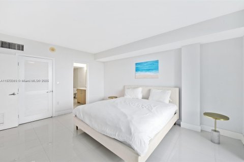 Condominio en alquiler en Bal Harbour, Florida, 1 dormitorio, 83.24 m2 № 1927007 - foto 21