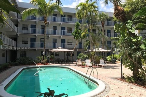 Condo in Fort Lauderdale, Florida, 2 bedrooms  № 2068846 - photo 16
