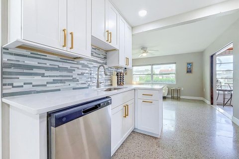 Casa en venta en Tampa, Florida, 3 dormitorios, 182.55 m2 № 2386812 - foto 19