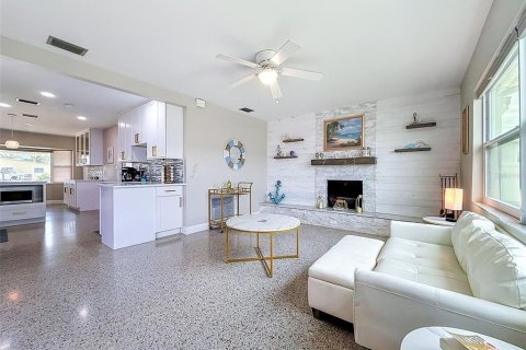 Casa en venta en Tampa, Florida, 3 dormitorios, 182.55 m2 № 2386812 - foto 14