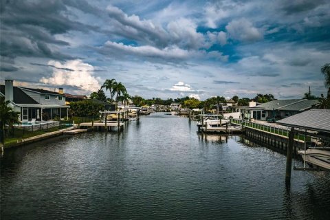 Casa en venta en Tampa, Florida, 3 dormitorios, 182.55 m2 № 2386812 - foto 9