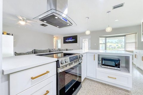 Casa en venta en Tampa, Florida, 3 dormitorios, 182.55 m2 № 2386812 - foto 21