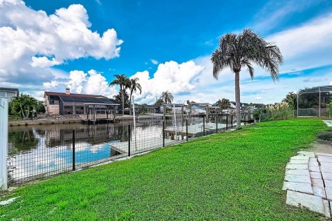 Casa en venta en Tampa, Florida, 3 dormitorios, 182.55 m2 № 2386812 - foto 4
