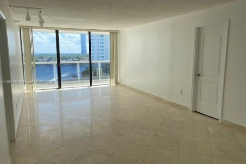 Condo in Aventura, Florida, 2 bedrooms  № 1857515 - photo 6