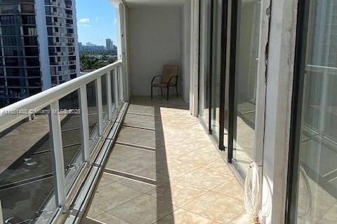 Condo in Aventura, Florida, 2 bedrooms  № 1857515 - photo 13