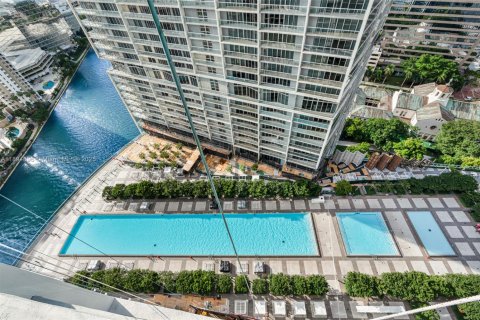Condominio en venta en Miami, Florida, 1 dormitorio, 75.81 m2 № 2090863 - foto 16