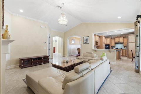 House in Longwood, Florida 3 bedrooms, 240.34 sq.m. № 2167682 - photo 10