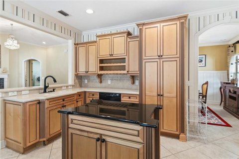 House in Longwood, Florida 3 bedrooms, 240.34 sq.m. № 2167682 - photo 14