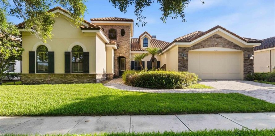 House in Longwood, Florida 3 bedrooms, 240.34 sq.m. № 2167682