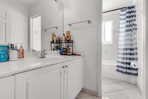 Casa en venta en Homestead, Florida, 4 dormitorios, 209.59 m2 № 2032924 - foto 19