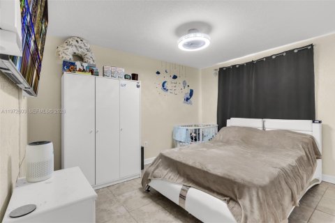 Casa en venta en Homestead, Florida, 4 dormitorios, 209.59 m2 № 2032924 - foto 18