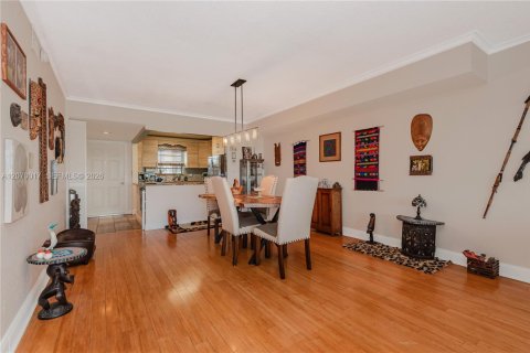 Condo in Fort Lauderdale, Florida, 3 bedrooms  № 2300785 - photo 9