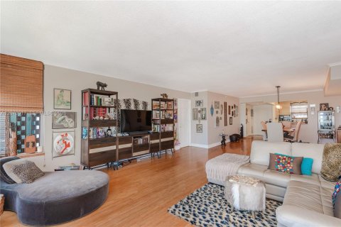 Condo in Fort Lauderdale, Florida, 3 bedrooms  № 2300785 - photo 14