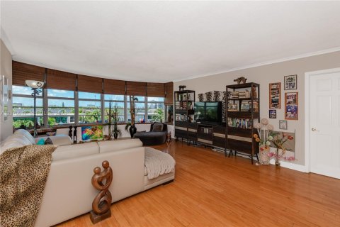Condo in Fort Lauderdale, Florida, 3 bedrooms  № 2300785 - photo 12