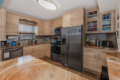Condo in Fort Lauderdale, Florida, 3 bedrooms  № 2300785 - photo 4