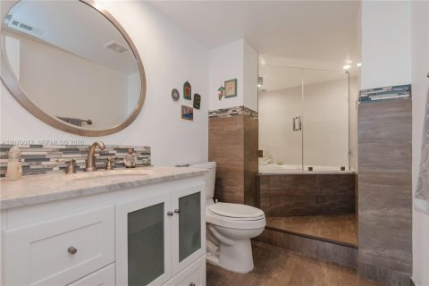 Condo in Fort Lauderdale, Florida, 3 bedrooms  № 2300785 - photo 23
