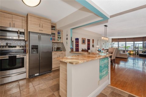 Condo in Fort Lauderdale, Florida, 3 bedrooms  № 2300785 - photo 7