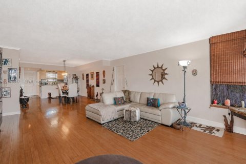 Condo in Fort Lauderdale, Florida, 3 bedrooms  № 2300785 - photo 13