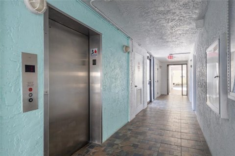 Condominio en alquiler en Saint Pete Beach, Florida, 2 dormitorios, 93.83 m2 № 1245939 - foto 15