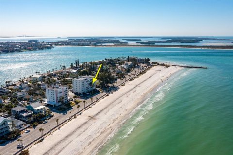 Condominio en alquiler en Saint Pete Beach, Florida, 2 dormitorios, 93.83 m2 № 1245939 - foto 25