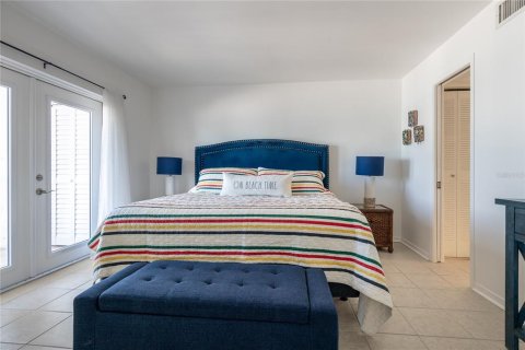 Condominio en alquiler en Saint Pete Beach, Florida, 2 dormitorios, 93.83 m2 № 1245939 - foto 2
