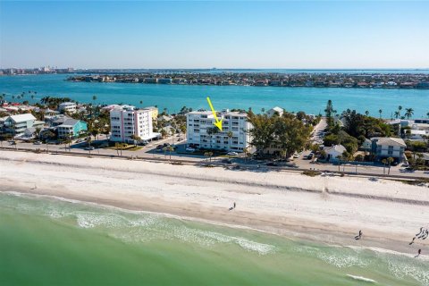 Condominio en alquiler en Saint Pete Beach, Florida, 2 dormitorios, 93.83 m2 № 1245939 - foto 10