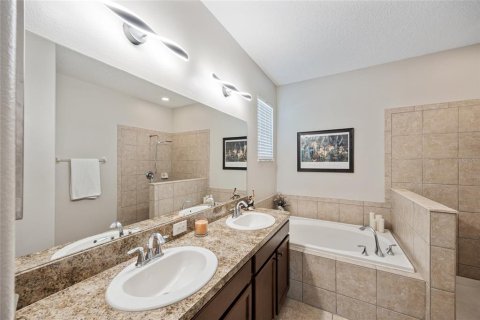House in Ruskin, Florida 4 bedrooms, 184.41 sq.m. № 1883275 - photo 14