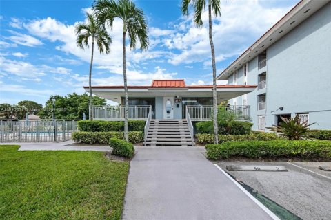 Снять в аренду кондоминиум в Плантация, Флорида 1 спальня, 60.94м2, № 1966678 - фото 21