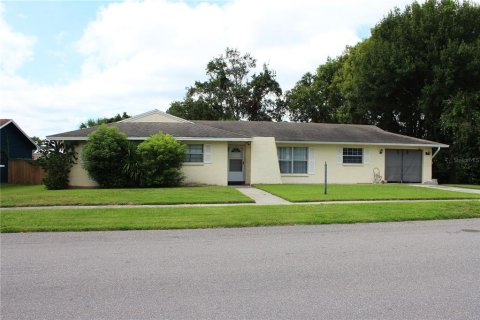 House in Lakeland, Florida 3 bedrooms, 142.14 sq.m. № 2390970