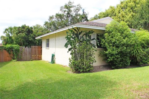 House in Lakeland, Florida 3 bedrooms, 142.14 sq.m. № 2390970 - photo 4