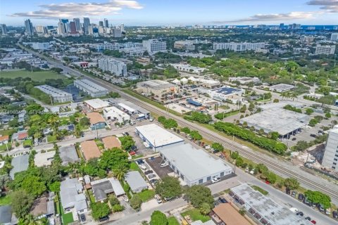 Commercial property in Fort Lauderdale, Florida № 2027605 - photo 17