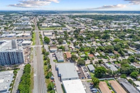 Commercial property in Fort Lauderdale, Florida № 2027605 - photo 22