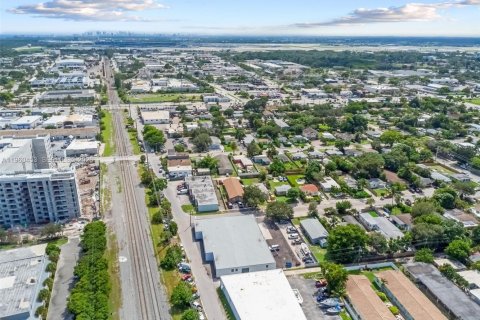Commercial property in Fort Lauderdale, Florida № 2027605 - photo 23