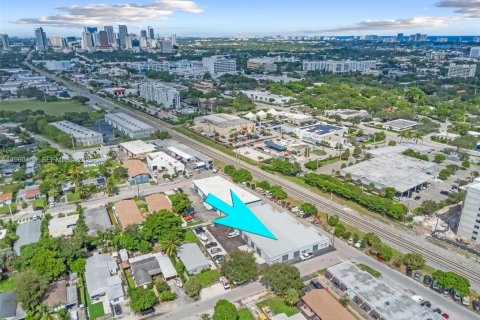 Commercial property in Fort Lauderdale, Florida № 2027605 - photo 13