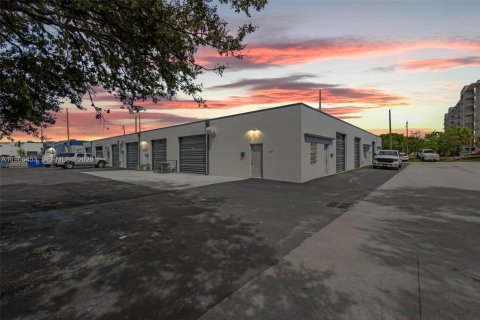 Commercial property in Fort Lauderdale, Florida № 2027605