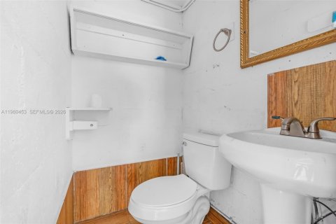 Commercial property in Fort Lauderdale, Florida № 2027605 - photo 30