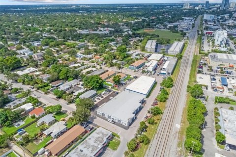 Commercial property in Fort Lauderdale, Florida № 2027605 - photo 15