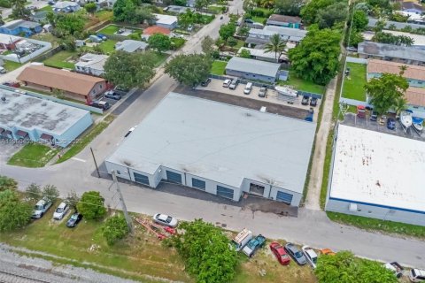 Commercial property in Fort Lauderdale, Florida № 2027605 - photo 8