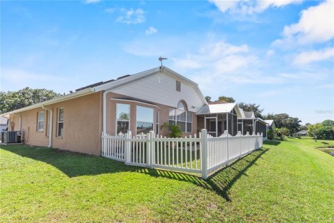 Villa ou maison à vendre à Tampa, Floride: 3 chambres, 133.41 m2 № 2388597 - photo 3