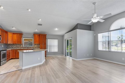 Villa ou maison à vendre à Tampa, Floride: 3 chambres, 133.41 m2 № 2388597 - photo 5