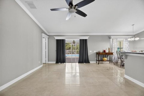 House in Apollo Beach, Florida 4 bedrooms, 195.56 sq.m. № 1876792 - photo 6