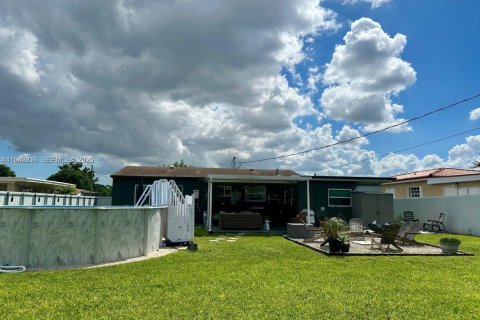 Villa ou maison à louer à Hialeah, Floride: 4 chambres, 104.24 m2 № 2000202 - photo 19