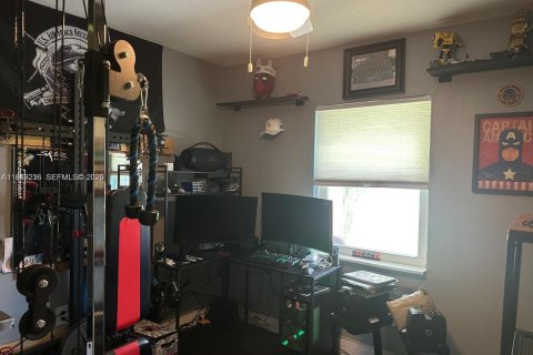 Villa ou maison à louer à Hialeah, Floride: 4 chambres, 104.24 m2 № 2000202 - photo 15