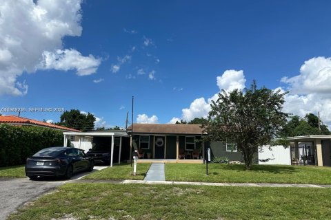 Villa ou maison à Hialeah, Floride 4 chambres, 104.24 m2 № 2000202