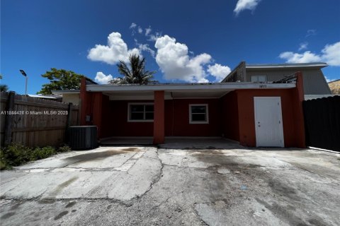 Снять в аренду виллу или дом в Майами-Гарденс, Флорида 4 спальни, 104.33м2, № 1875090 - фото 2