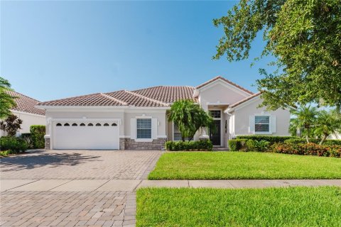 House in Kissimmee, Florida 3 bedrooms, 219.99 sq.m. № 1869861 - photo 1