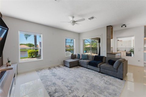 House in Kissimmee, Florida 3 bedrooms, 219.99 sq.m. № 1869861 - photo 17