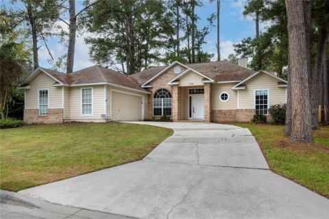 Villa ou maison à louer à Gainesville, Floride: 3 chambres, 165.09 m2 № 2410429 - photo 2