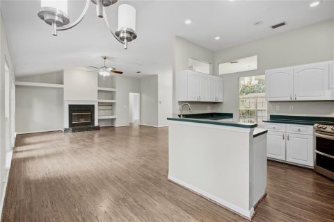Villa ou maison à louer à Gainesville, Floride: 3 chambres, 165.09 m2 № 2410429 - photo 20