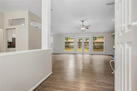 Villa ou maison à louer à Gainesville, Floride: 3 chambres, 165.09 m2 № 2410429 - photo 7